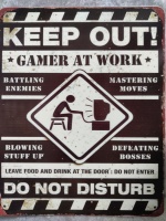 metalen_wandbord_tekst_keep_out_gamer_at_work