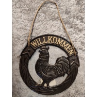 gietijzeren_hanger_met_afbeelding_van_haan_en_tekst_wilkommen
