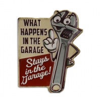 metalen_bord_what_happens_in_the_garage_moersleutel