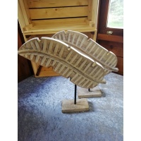 set_van_twee_houten_bladen_veer_op_voet